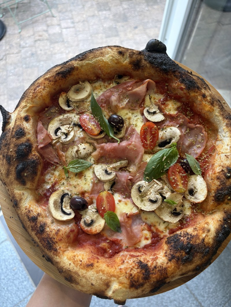 Pizza capricciosa