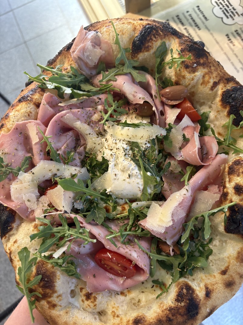 Pizza prosciutto